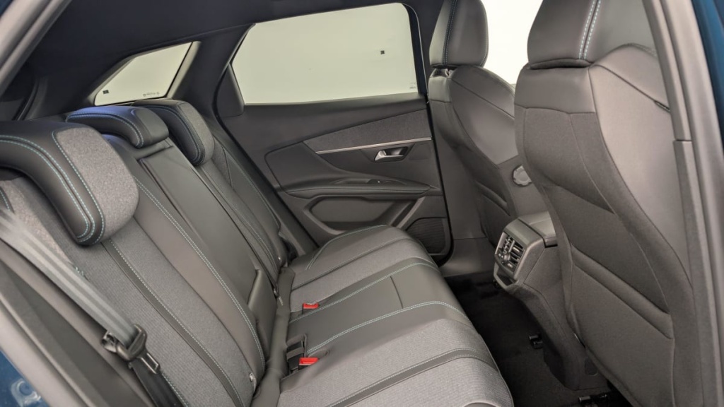 PEUGEOT 3008 Hybrid 225 e-EAT8 Allure Pack - ref: 1-343335 - Photo 10