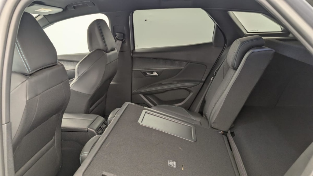 PEUGEOT 3008 Hybrid 180 e-EAT8 Allure Pack - ref: 1-346300 - Photo 12