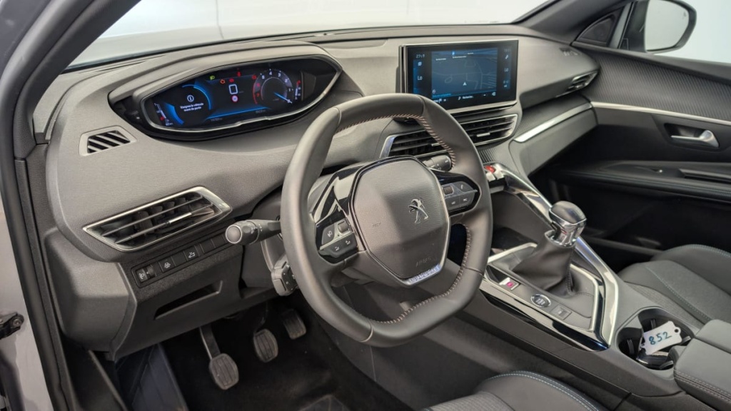 PEUGEOT 5008 PureTech 130ch S S BVM6 Allure Pack - ref: 1-346330 - Photo 15