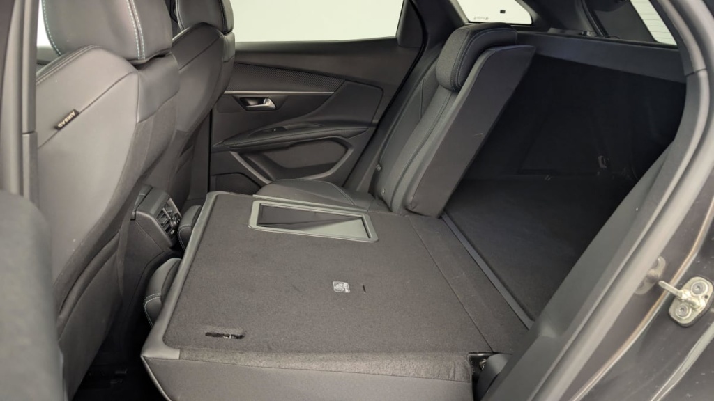 PEUGEOT 3008 PureTech 130ch S S BVM6 Allure Pack - ref: 1-346401 - Photo 12