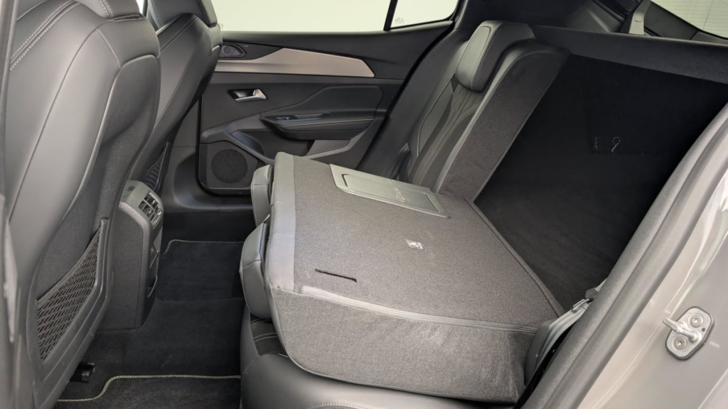 PEUGEOT 408 Hybrid 136 e-DCS6 GT - ref: 1-346566 - Photo 12