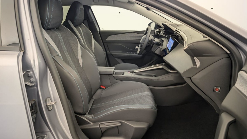 PEUGEOT 408 Hybrid 136 e-DCS6 Allure - ref: 1-346626 - Photo 9