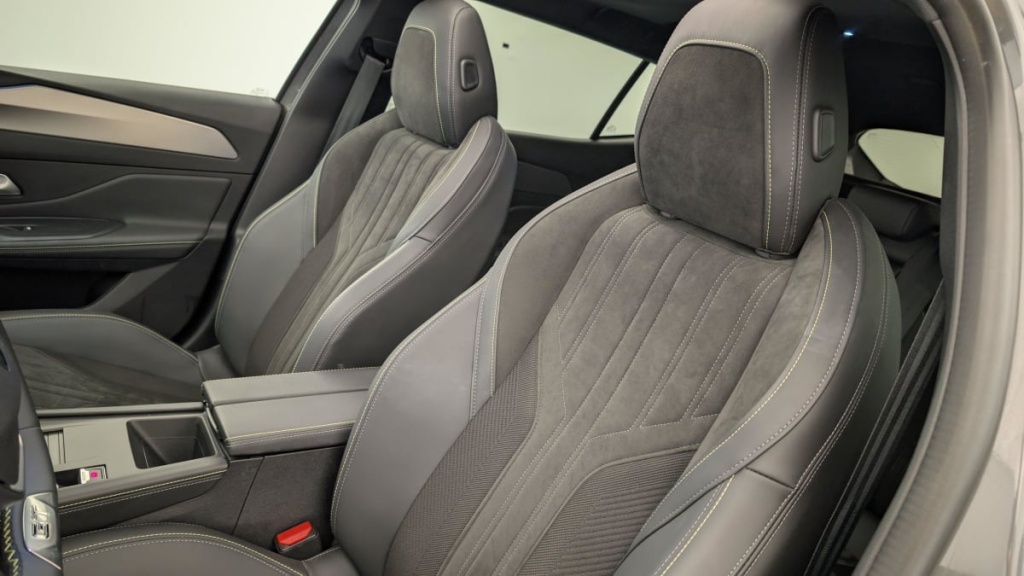 PEUGEOT 408 PHEV 180 e-EAT8 GT - ref: 1-346735 - Photo 16