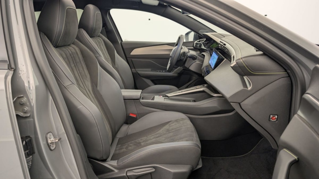 PEUGEOT 408 PHEV 180 e-EAT8 GT - ref: 1-346735 - Photo 9