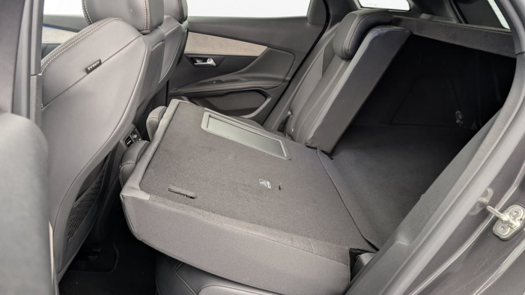 PEUGEOT 3008 Hybrid4 300 e-EAT8 GT - ref: 1-346912 - Photo 12