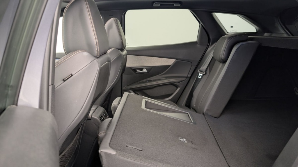 PEUGEOT 3008 Hybrid4 300 e-EAT8 GT - ref: 1-346914 - Photo 12