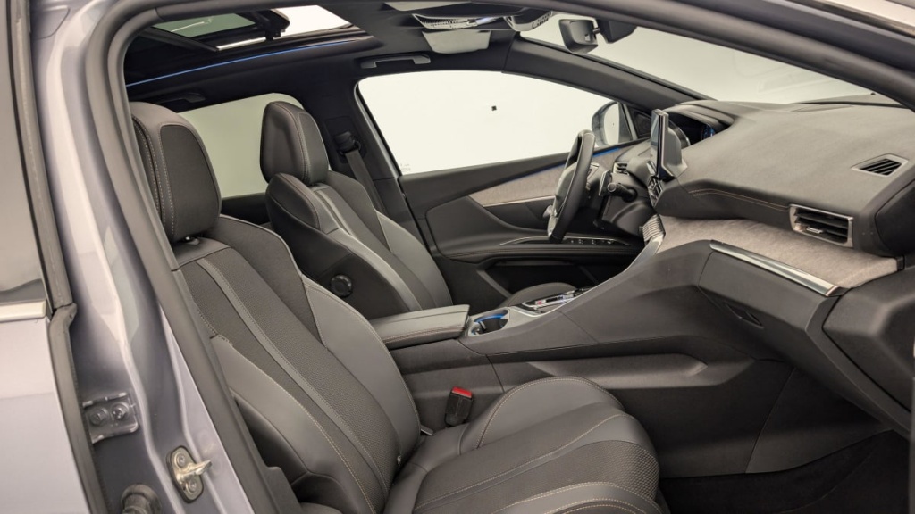 PEUGEOT 3008 Hybrid4 300 e-EAT8 GT - ref: 1-346914 - Photo 9