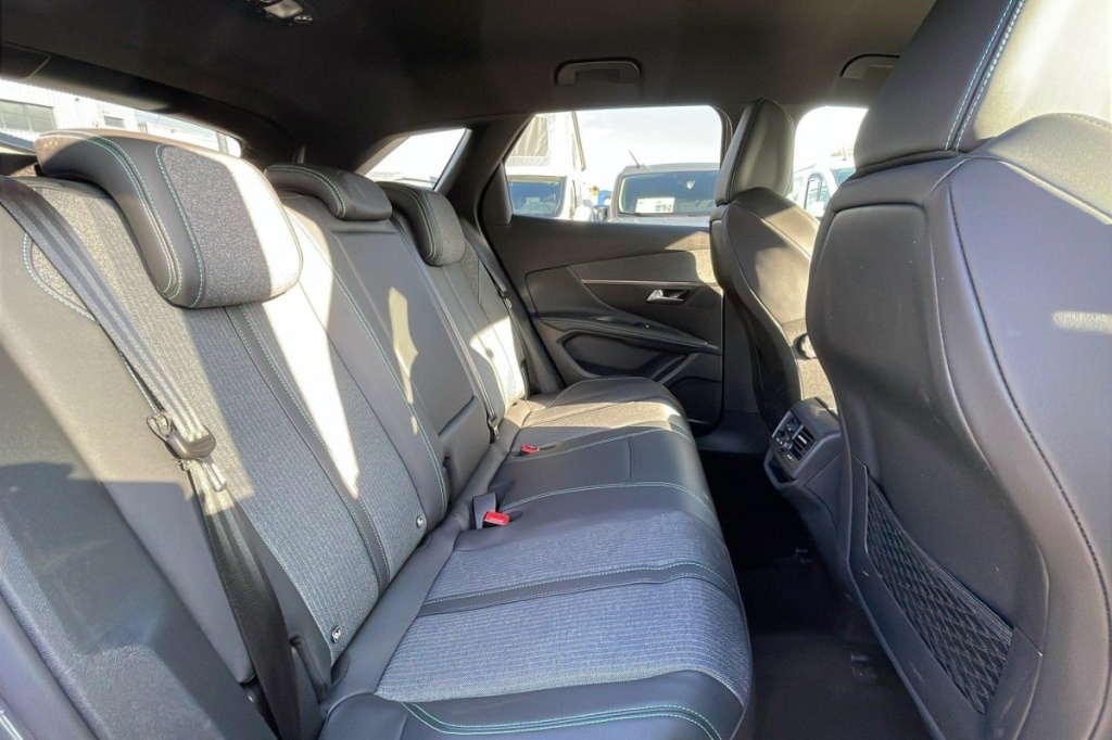 PEUGEOT 3008 Hybrid 225 e-EAT8 Allure Pack - ref: 1-347040 - Photo 10