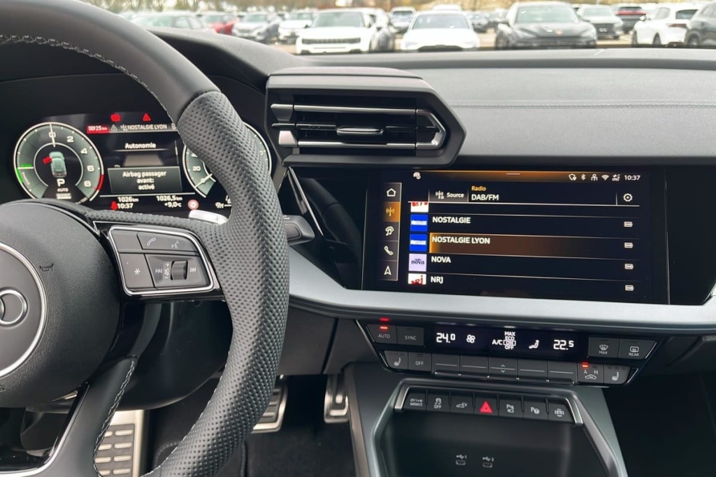 AUDI A3 Sportback 45 TFSI E HYBRIDE RECHARGEABLE 272 S TRONIC 6 S LINE - ref: 1-347330 - Photo 18