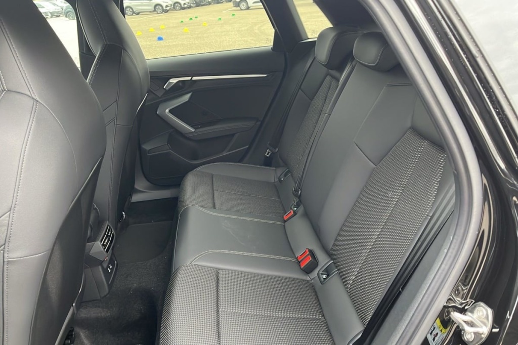 AUDI A3 Sportback 45 TFSI E HYBRIDE RECHARGEABLE 272 S TRONIC 6 S LINE - ref: 1-347341 - Photo 10