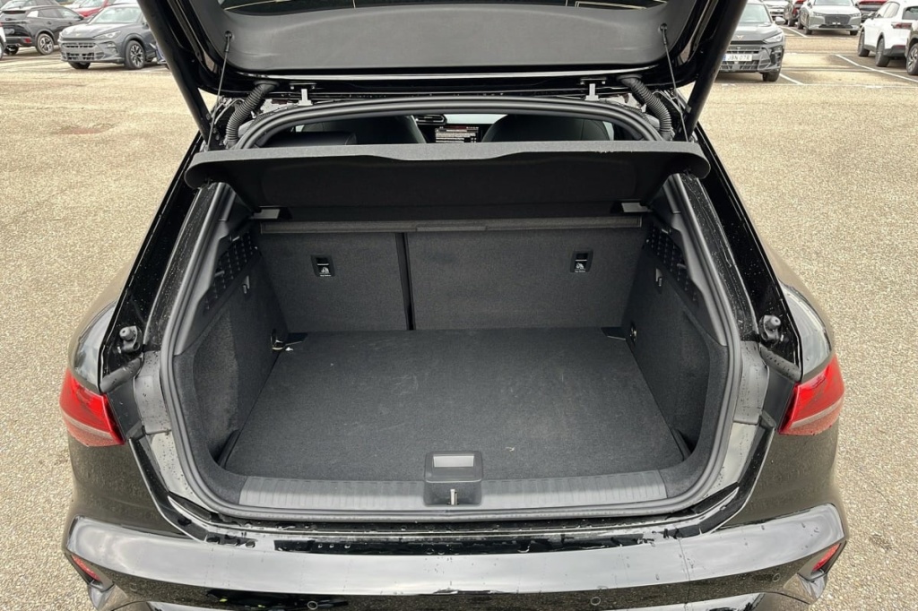 AUDI A3 Sportback 45 TFSI E HYBRIDE RECHARGEABLE 272 S TRONIC 6 S LINE - ref: 1-347341 - Photo 11