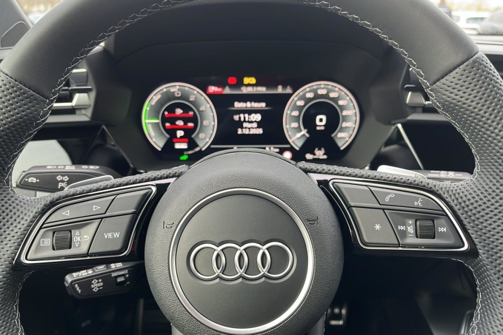 AUDI A3 Sportback 45 TFSI E HYBRIDE RECHARGEABLE 272 S TRONIC 6 S LINE - ref: 1-347347 - Photo 15