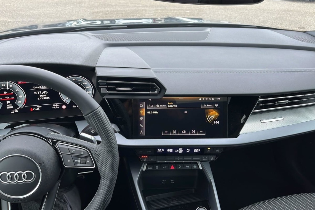 AUDI A3 Sportback 45 TFSI E HYBRIDE RECHARGEABLE 272 S TRONIC 6 S LINE - ref: 1-347382 - Photo 18