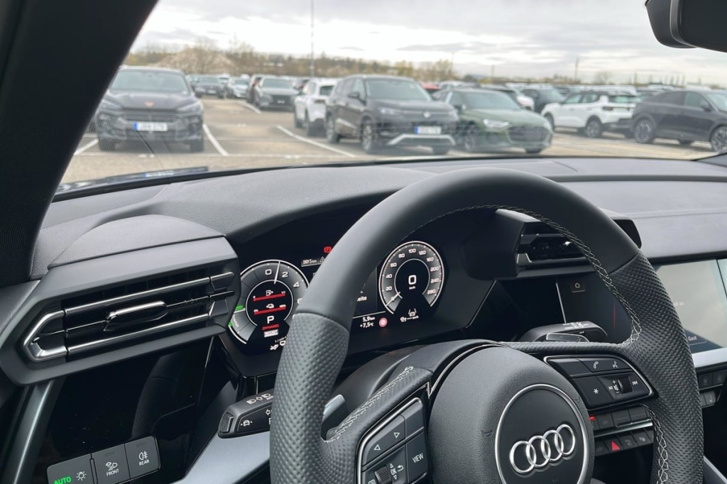 AUDI A3 Sportback 45 TFSI E HYBRIDE RECHARGEABLE 272 S TRONIC 6 S LINE - ref: 1-347383 - Photo 13