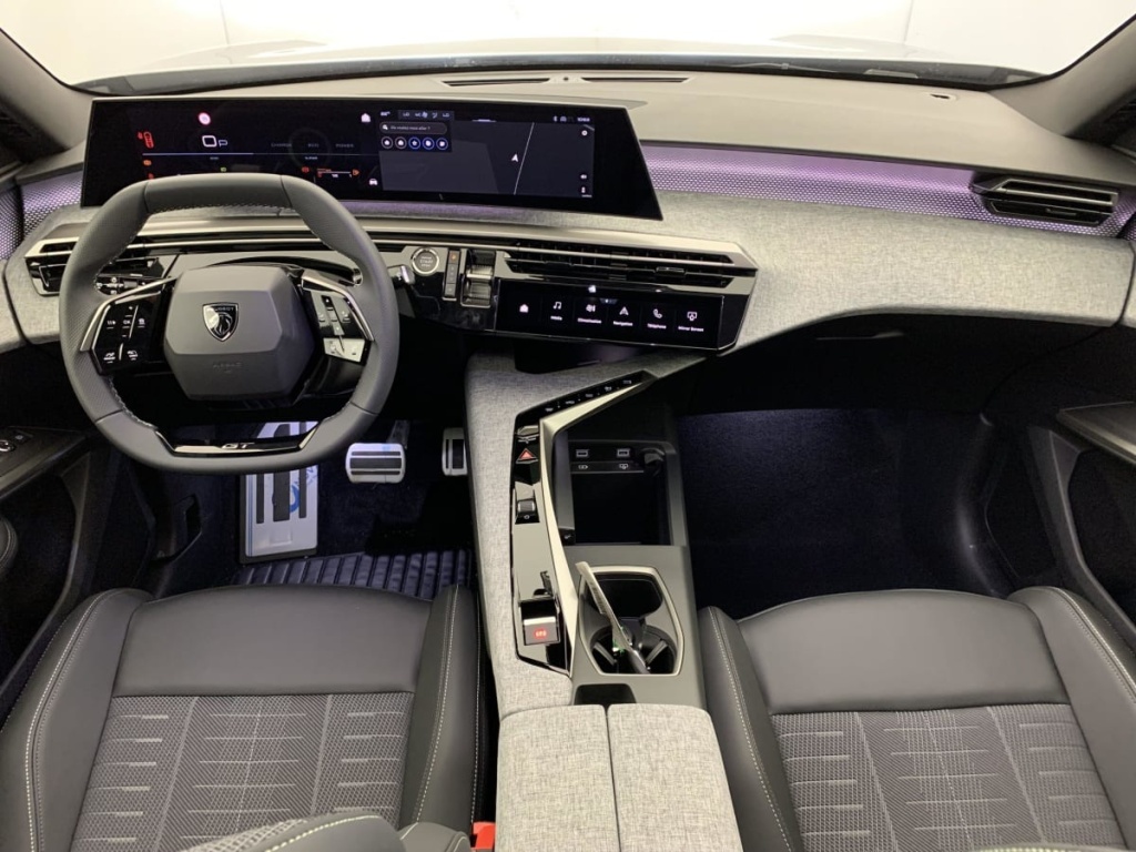 PEUGEOT 3008 Hybrid 145 e-DCS6 GT - ref: 1-347413 - Photo 12