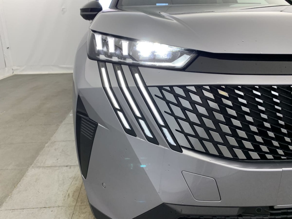PEUGEOT 3008 Hybrid 145 e-DCS6 GT - ref: 1-347413 - Photo 17