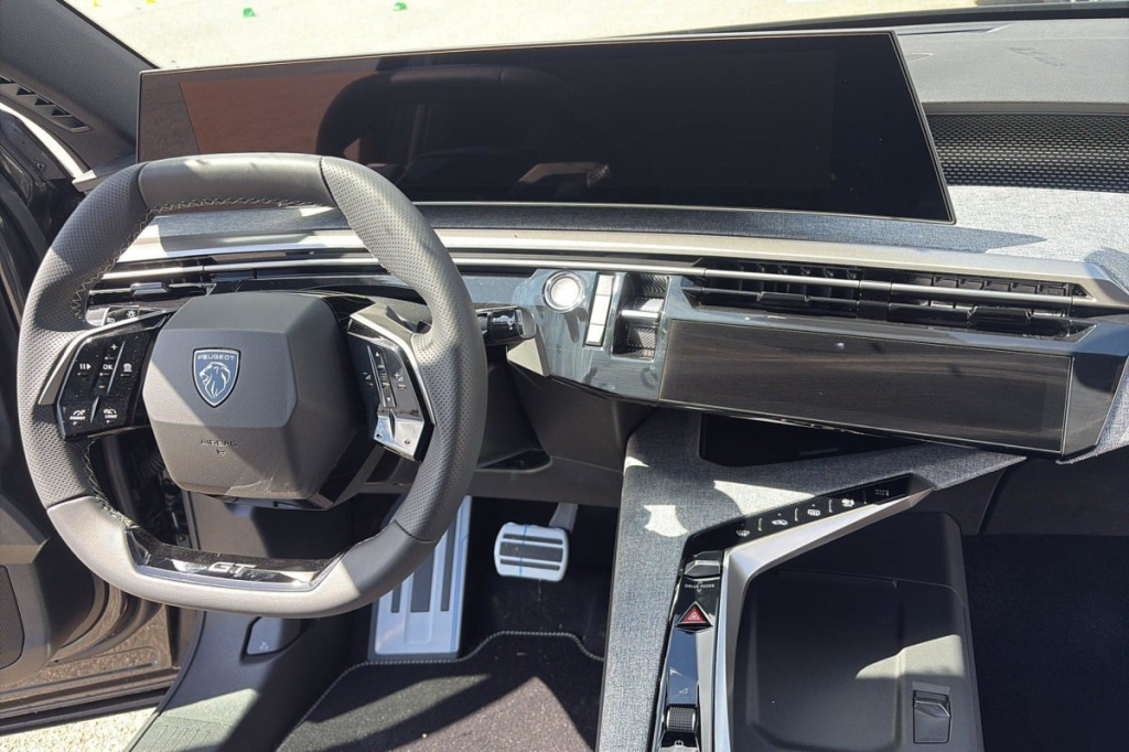 PEUGEOT 3008 Hybrid 145 e-DCS6 GT - ref: 1-347421 - Photo 13