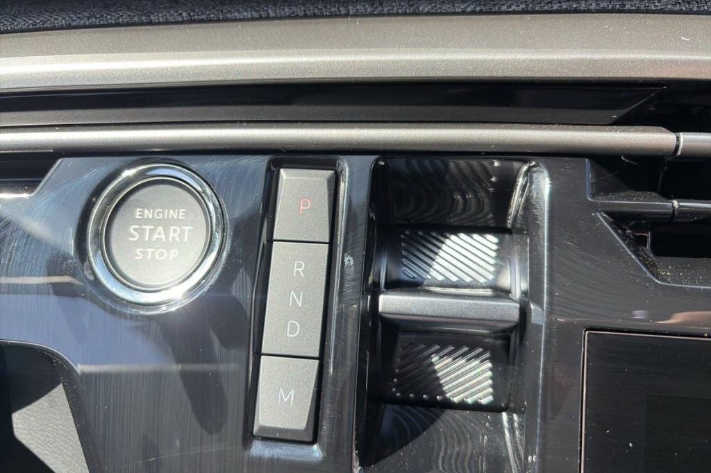 PEUGEOT 3008 Hybrid 145 e-DCS6 GT - ref: 1-347421 - Photo 16