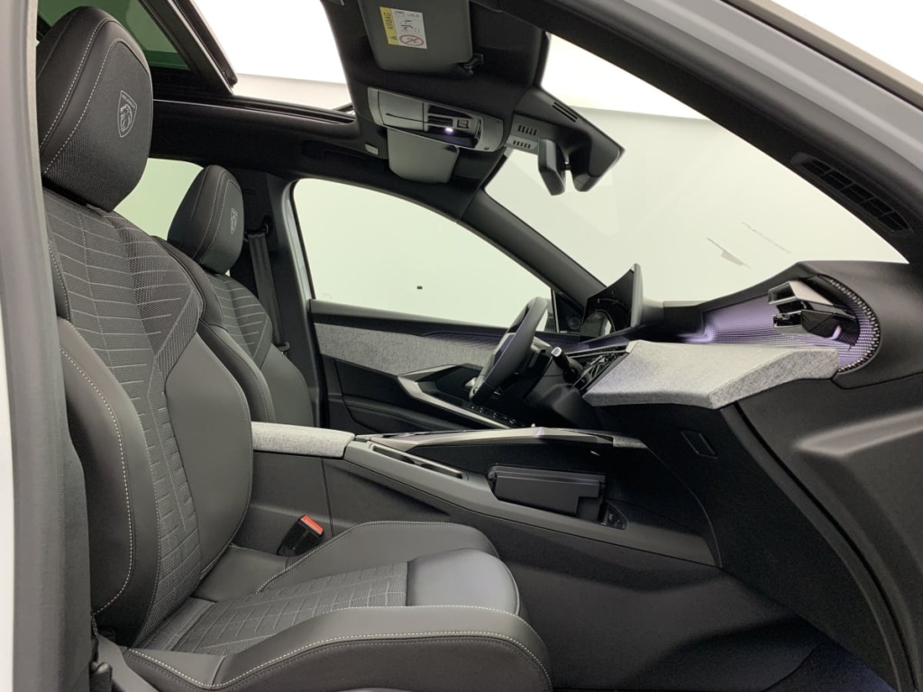 PEUGEOT 3008 Hybrid 145 e-DCS6 GT - ref: 1-347443 - Photo 9