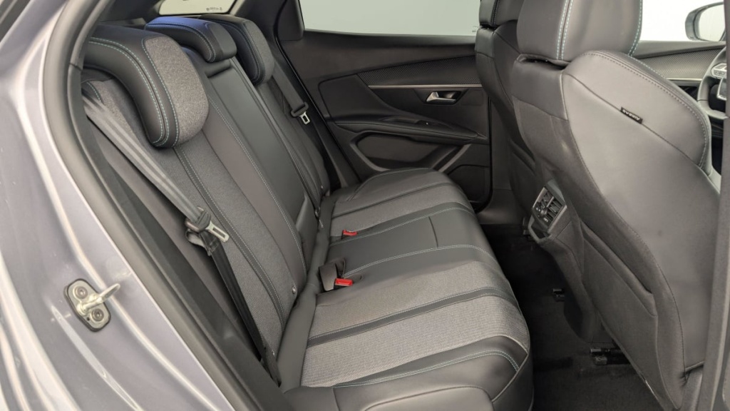 PEUGEOT 3008 Hybrid 180 e-EAT8 Allure Pack - ref: 1-351568 - Photo 10