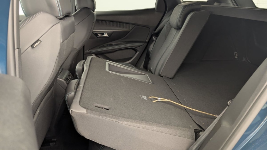 PEUGEOT 3008 Hybrid 180 e-EAT8 Allure Pack - ref: 1-351587 - Photo 12