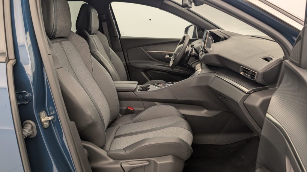 PEUGEOT 3008 Hybrid 180 e-EAT8 Allure Pack - ref: 1-351587 - Photo 9