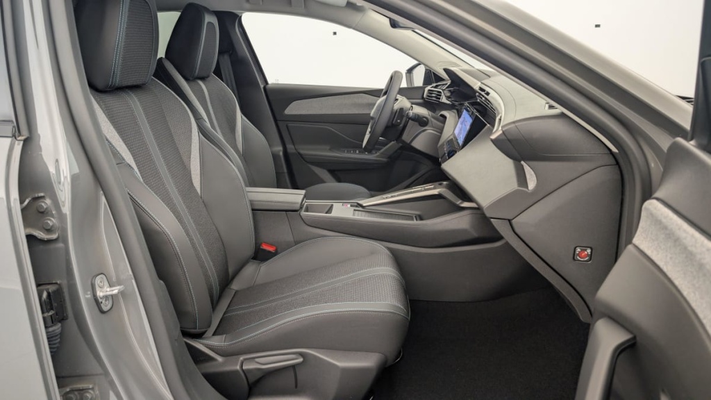 PEUGEOT 308 SW BlueHDi 130ch S S EAT8 Allure - ref: 1-353706 - Photo 9