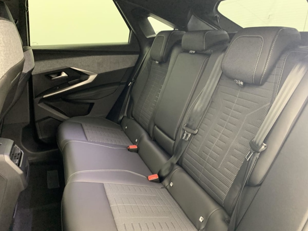 PEUGEOT 3008 Hybrid 145 e-DCS6 GT - ref: 1-355876 - Photo 20