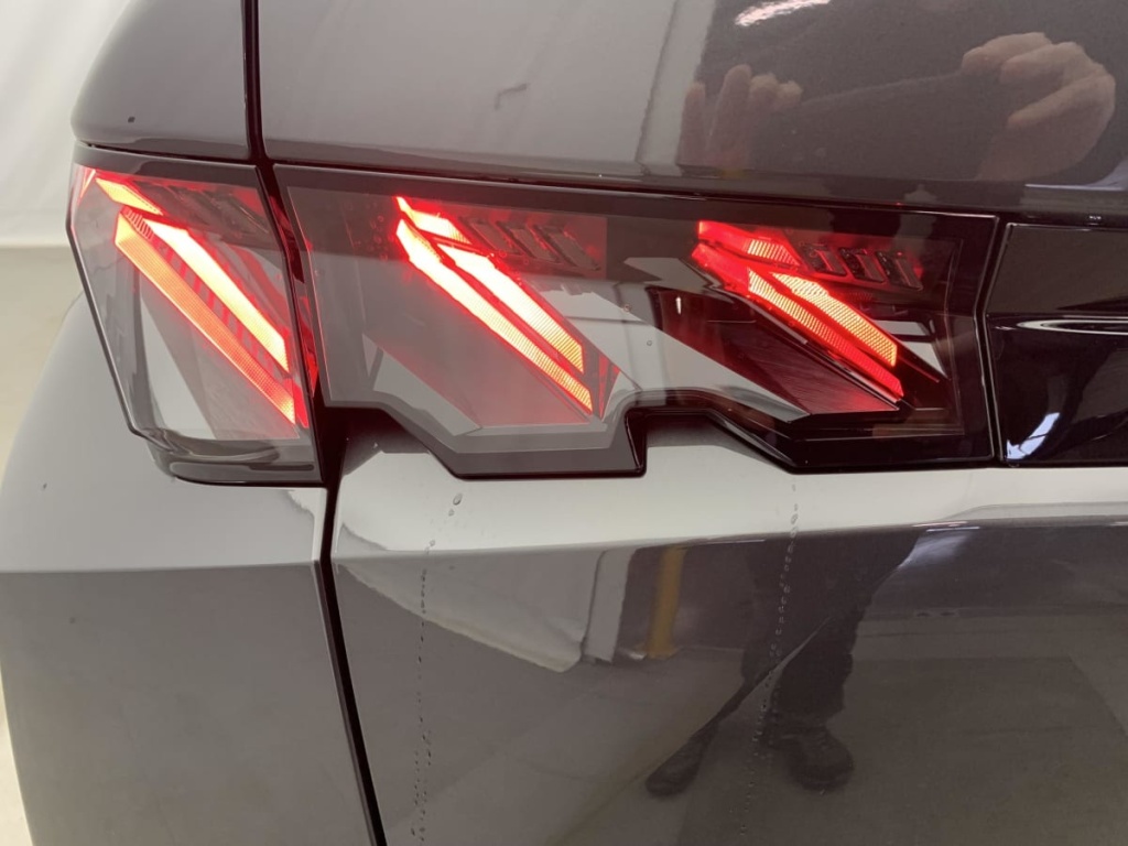 PEUGEOT 3008 Hybrid 145 e-DCS6 GT - ref: 1-355880 - Photo 10