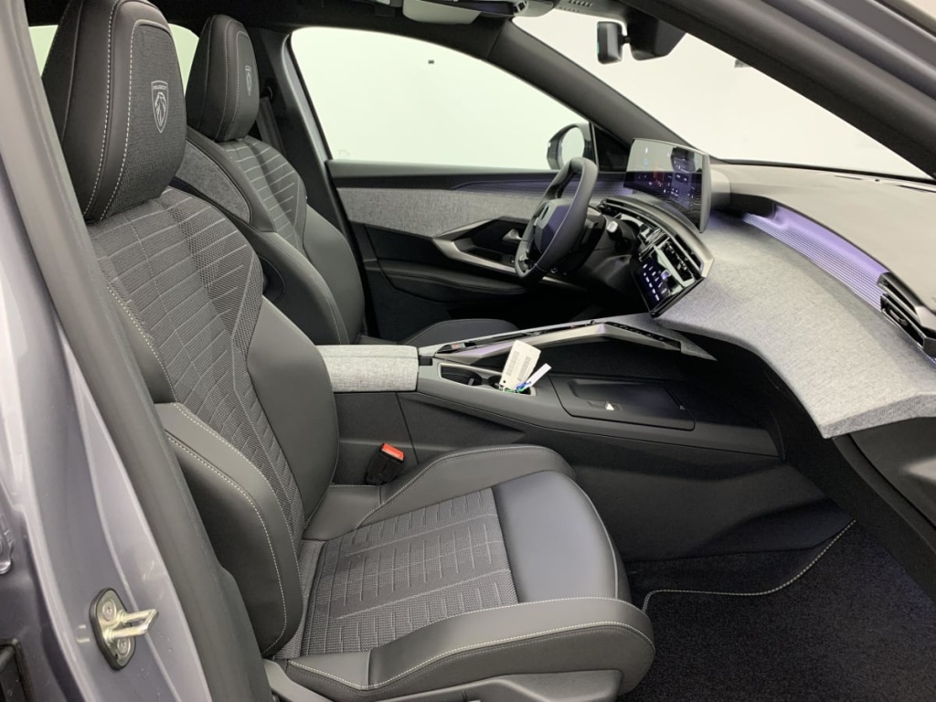 PEUGEOT 3008 Hybrid 145 e-DCS6 GT - ref: 1-355889 - Photo 9