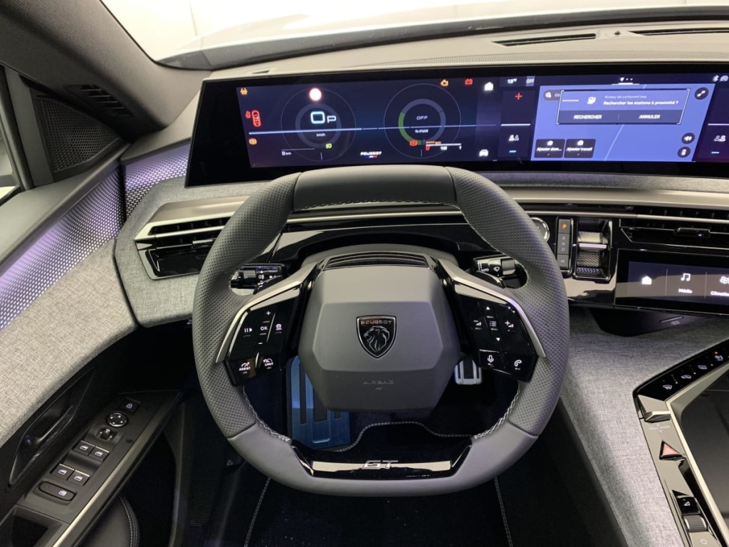 PEUGEOT 3008 Hybrid 145 e-DCS6 GT - ref: 1-355890 - Photo 14