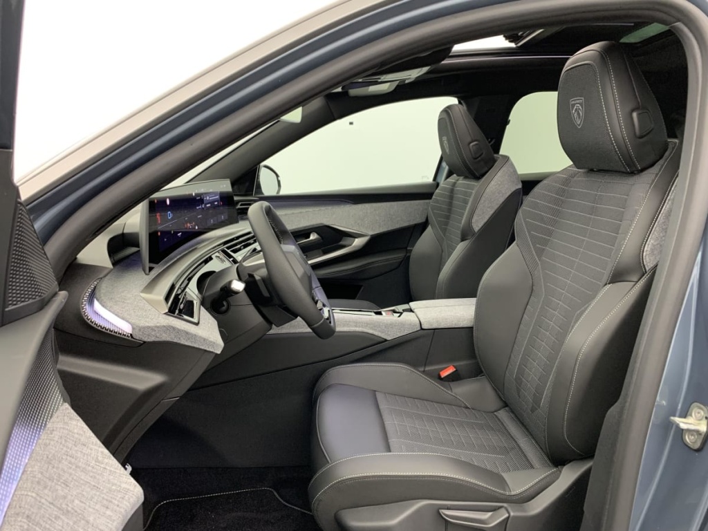 PEUGEOT 3008 Hybrid 145 e-DCS6 GT - ref: 1-355906 - Photo 16