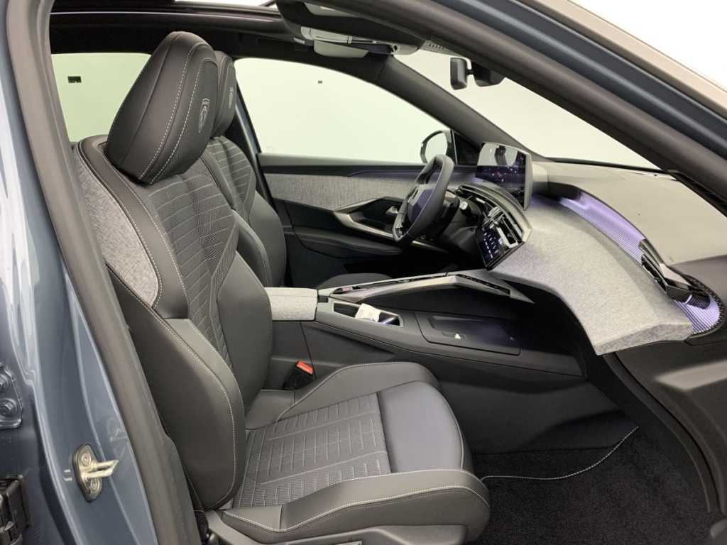 PEUGEOT 3008 Hybrid 145 e-DCS6 GT - ref: 1-355906 - Photo 9