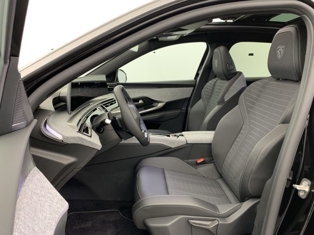 PEUGEOT 3008 Hybrid 145 e-DCS6 GT - ref: 1-355914 - Photo 16