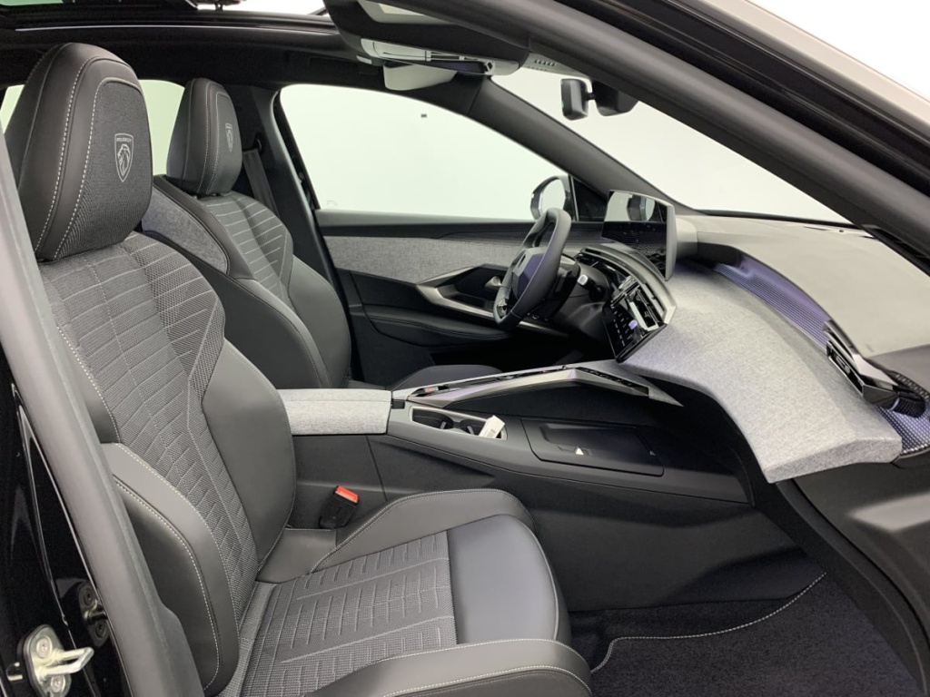 PEUGEOT 3008 Hybrid 145 e-DCS6 GT - ref: 1-355916 - Photo 9