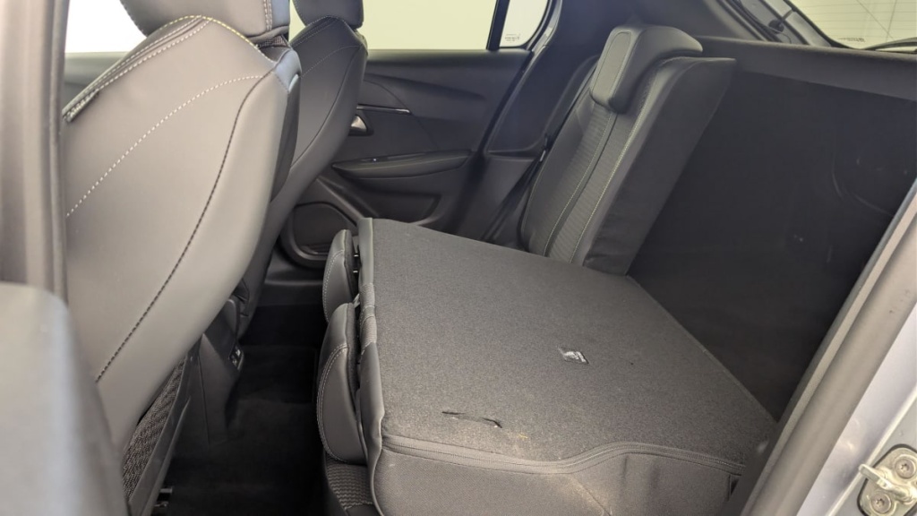 PEUGEOT 208 Hybrid 136 e-DCS6 GT - ref: 1-357682 - Photo 12