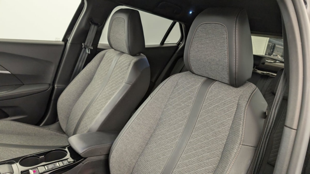 PEUGEOT 2008 PureTech 130 S S EAT8 Allure - ref: 1-357747 - Photo 16