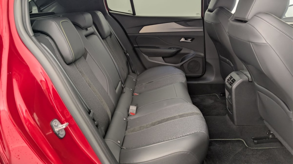 PEUGEOT 408 Hybrid 145 e-DCS6 GT - ref: 1-357882 - Photo 10