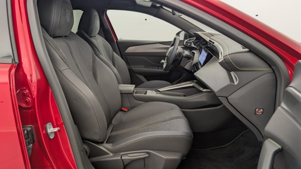 PEUGEOT 408 Hybrid 145 e-DCS6 GT - ref: 1-357882 - Photo 9