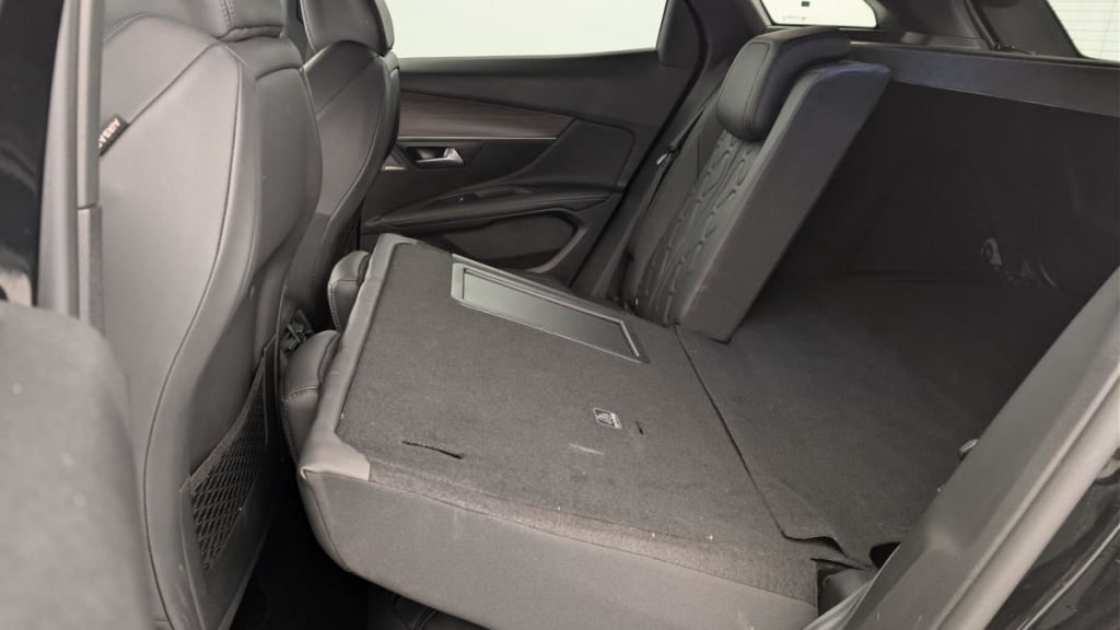 PEUGEOT 3008 Hybrid4 300 e-EAT8 GT Pack - ref: 1-358245 - Photo 12