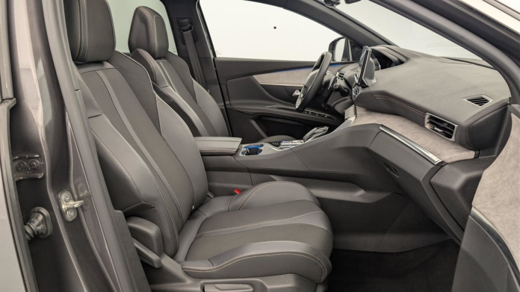 PEUGEOT 3008 Hybrid4 300 e-EAT8 GT - ref: 1-358355 - Photo 9