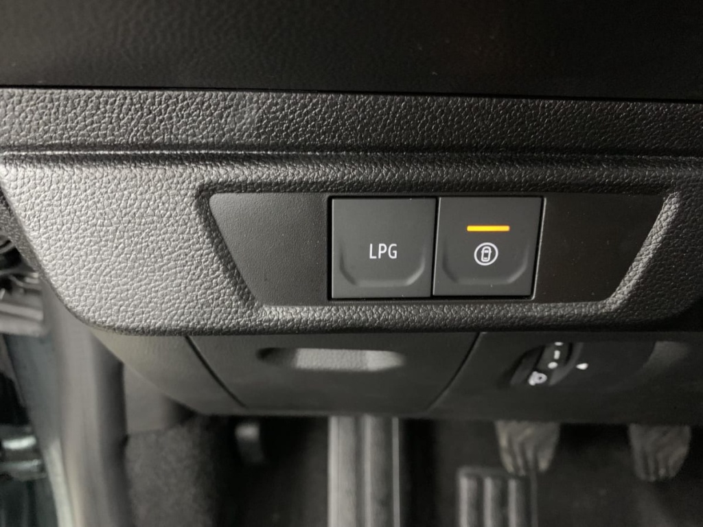 DACIA Sandero ECO-G 100 GSR2 Expression - ref: 1-358857 - Photo 19