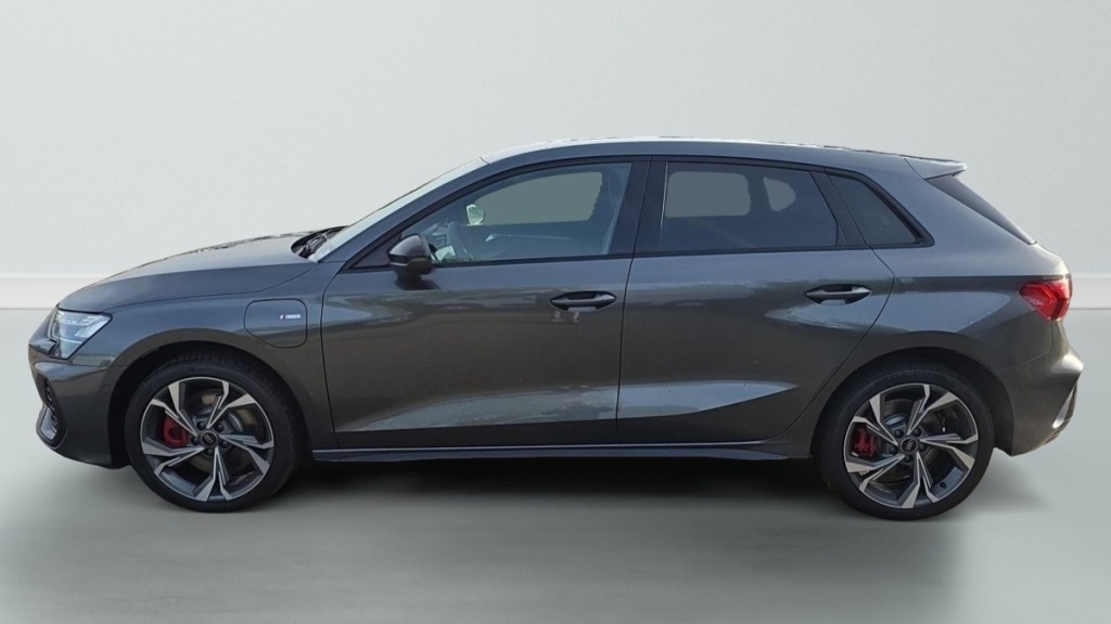 AUDI A3 Sportback 45 TFSI E HYBRIDE RECHARGEABLE 272 S TRONIC 6 S LINE - ref: 1-358893 - Photo 4