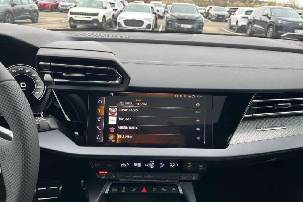 AUDI A3 Sportback 45 TFSI E HYBRIDE RECHARGEABLE 272 S TRONIC 6 S LINE - ref: 1-358909 - Photo 17