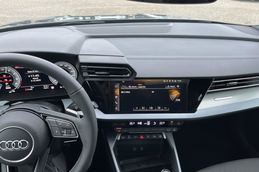 AUDI A3 Sportback 45 TFSI E HYBRIDE RECHARGEABLE 272 S TRONIC 6 S LINE - ref: 1-358909 - Photo 18