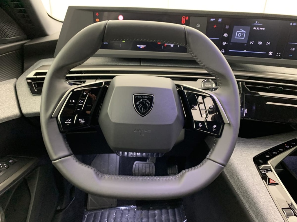 PEUGEOT 5008 Hybrid 145 e-DCS6 Allure - ref: 1-359463 - Photo 16