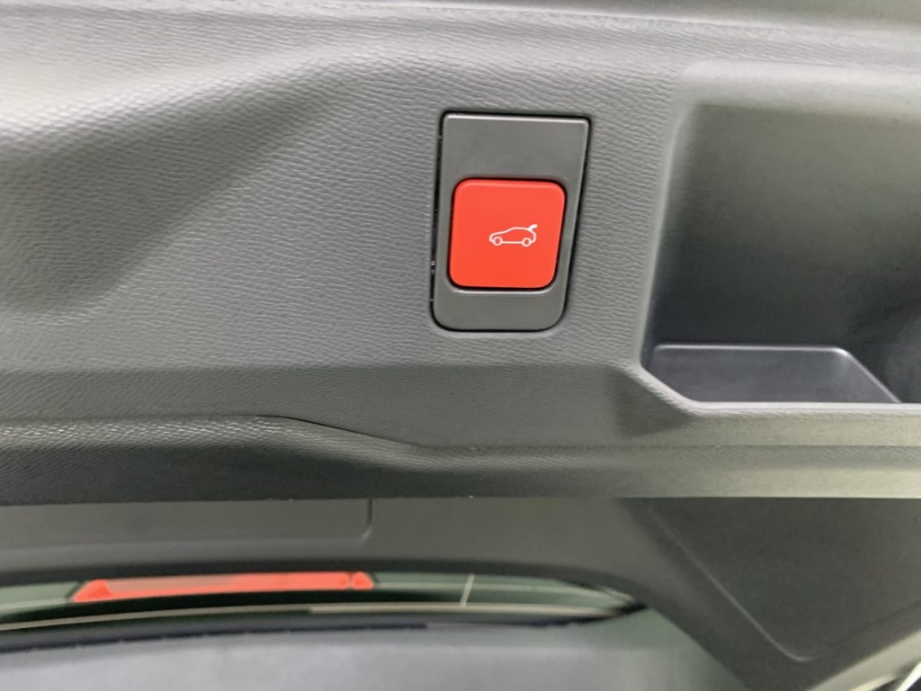 PEUGEOT 5008 Hybrid 145 e-DCS6 GT - ref: 1-359475 - Photo 13