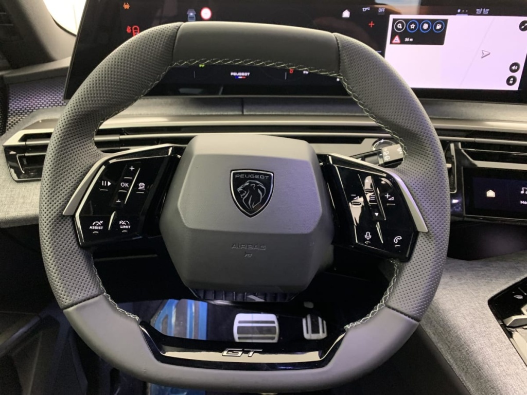 PEUGEOT 5008 Hybrid 145 e-DCS6 GT - ref: 1-359475 - Photo 16