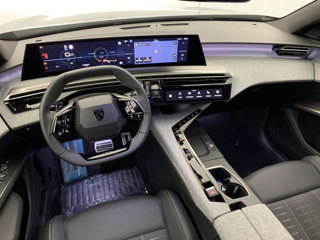 PEUGEOT 5008 Hybrid 145 e-DCS6 GT - ref: 1-359481 - Photo 15