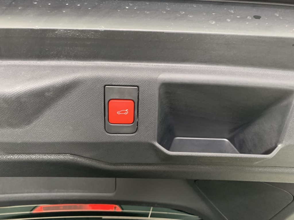 PEUGEOT 5008 Hybrid 145 e-DCS6 GT - ref: 1-359484 - Photo 13